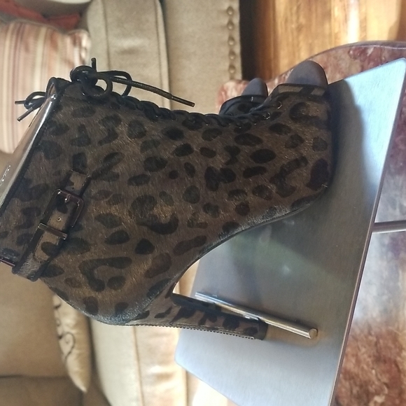 Jessica Simpson Erlene Bootie - Picture 3 of 7